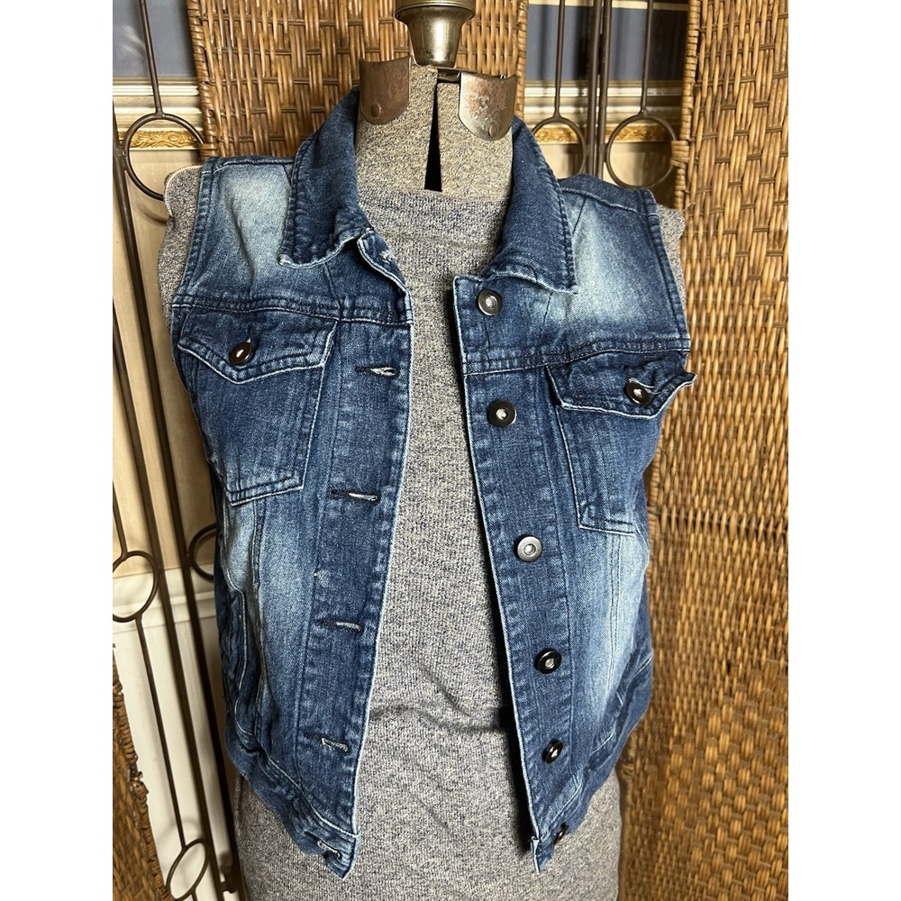 Women's Red Tulips Blue Gilet Denim Vest Button Up Size Medium 100 % Cotton